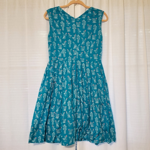 Emily and Fin turquoise cactus sleeveless button down dress with pockets (M) - Picture 2 of 9